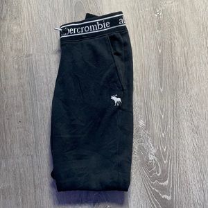 Abercrombie black sweatpants boys M